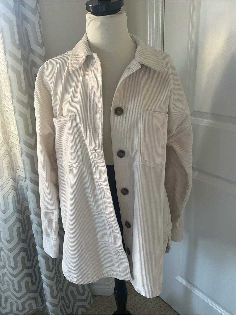 2 for $20 Matty M Cream Corduroy Shirt Jacket Shackleton VGUC  small